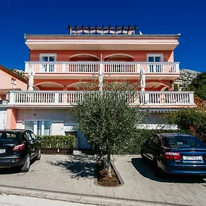 Apartments Amari Starigrad Paklenica